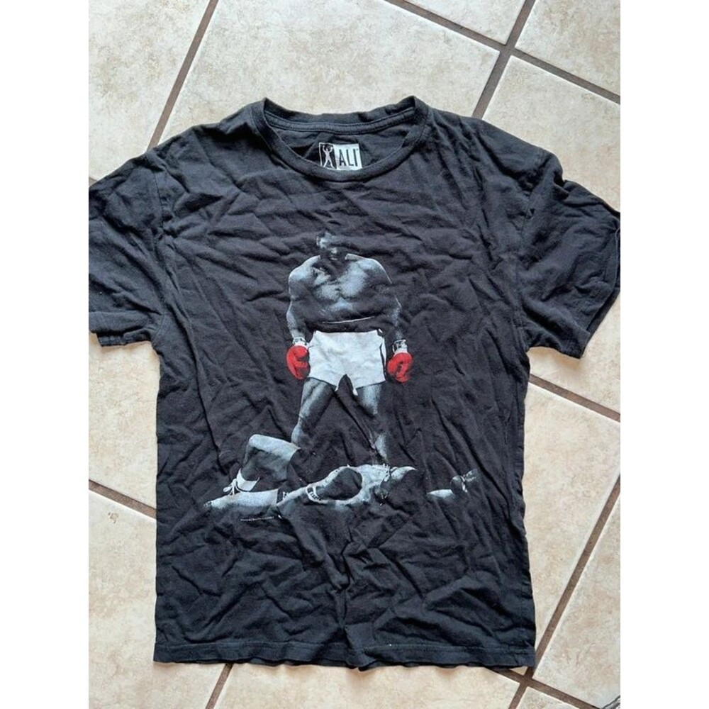 Men’s Black Muhammad Ali Shirt Size Small